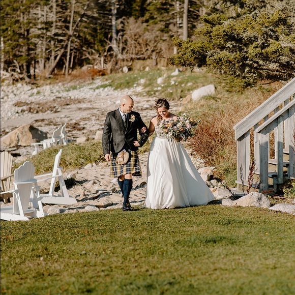 Hayley Paige Ellie Wedding Gown - Picture 5 of 12